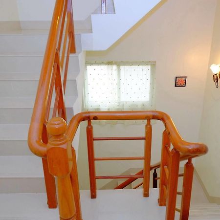 Spring Garden Homestay Хуалянь Экстерьер фото