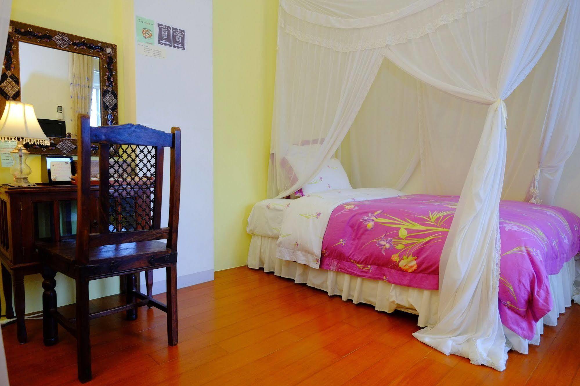 Spring Garden Homestay Хуалянь Экстерьер фото